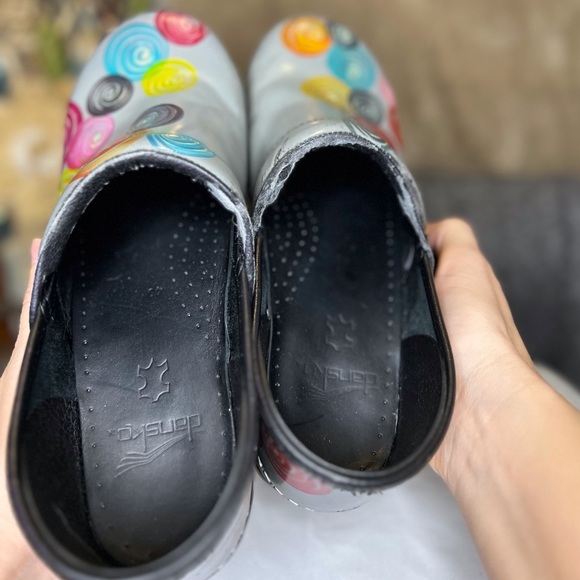 Dansko nursing clogs - Picture 5 of 10